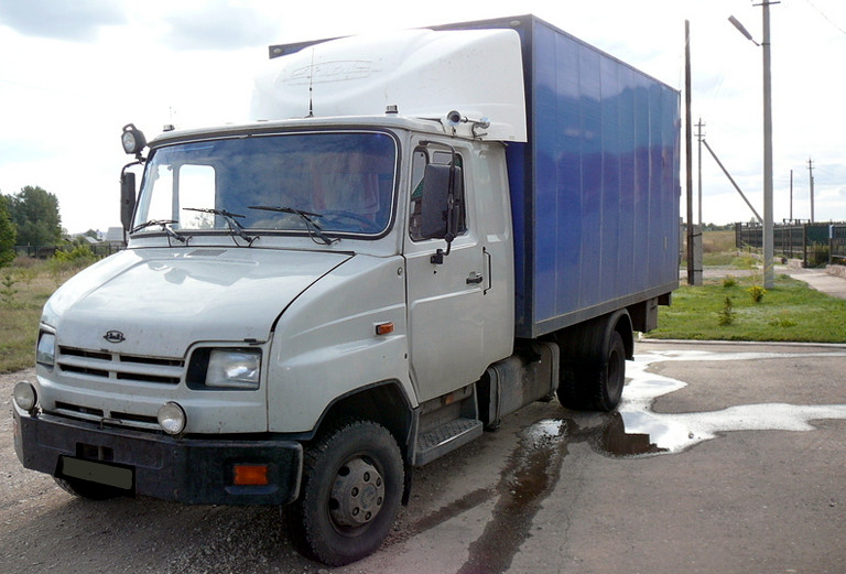 Заказ грузового автомобиля для отправки личныx вещей : грузовик и домашние вещи из Уссурийска в Калининград