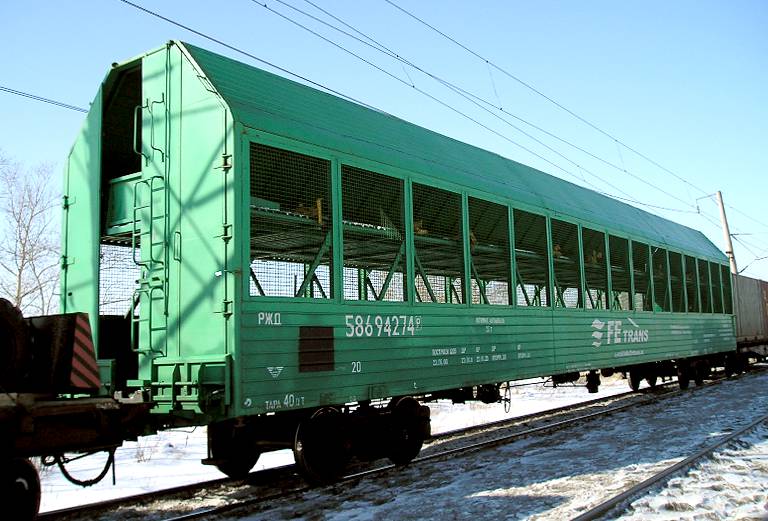 Транспортировать железнодорожным транспортом автомобиль  из Москвы в Челябинск